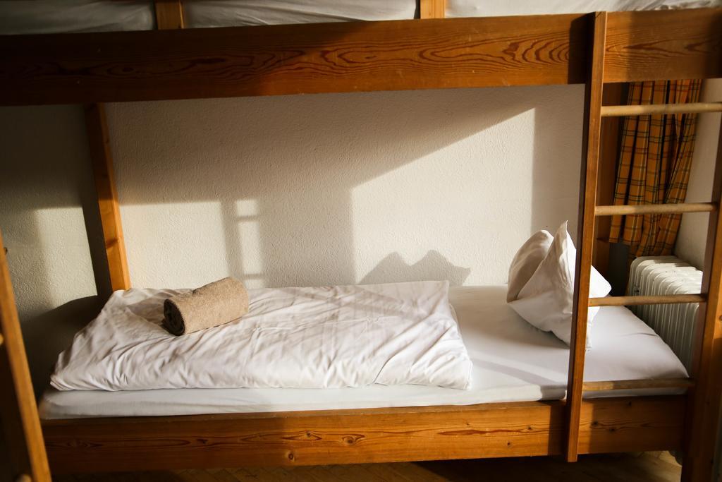 Budget Dreibettzimmer mit Etagenbetten